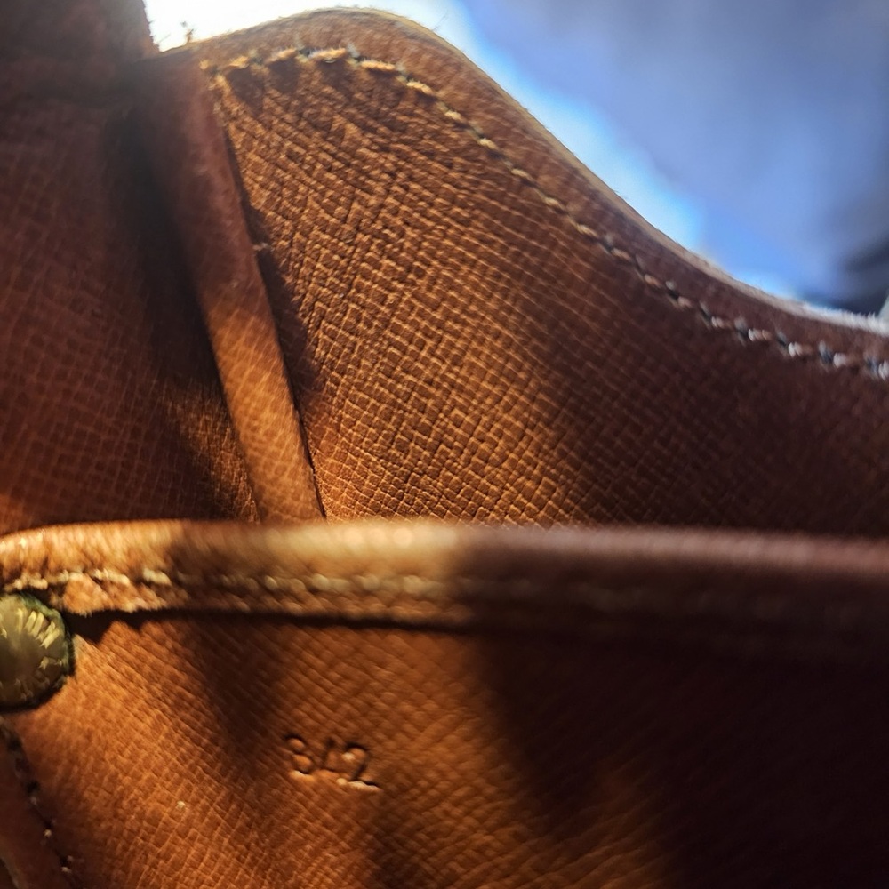 Cartouchiere LV bag - Picture 9 of 13